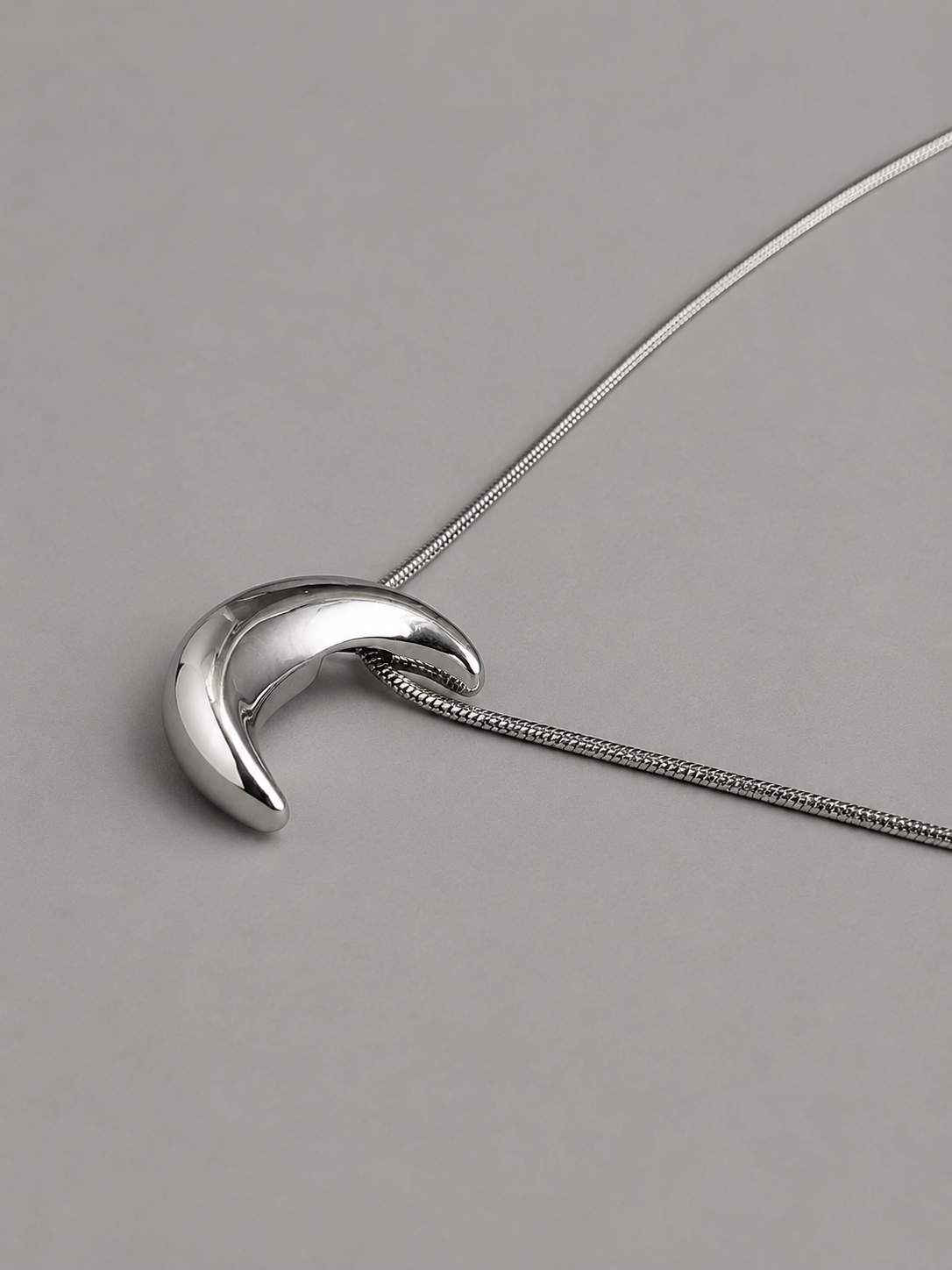 Sélène Necklace N016
