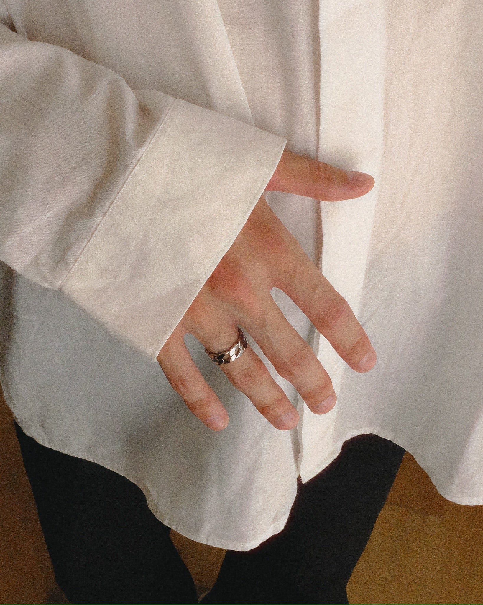 R002［Silver］