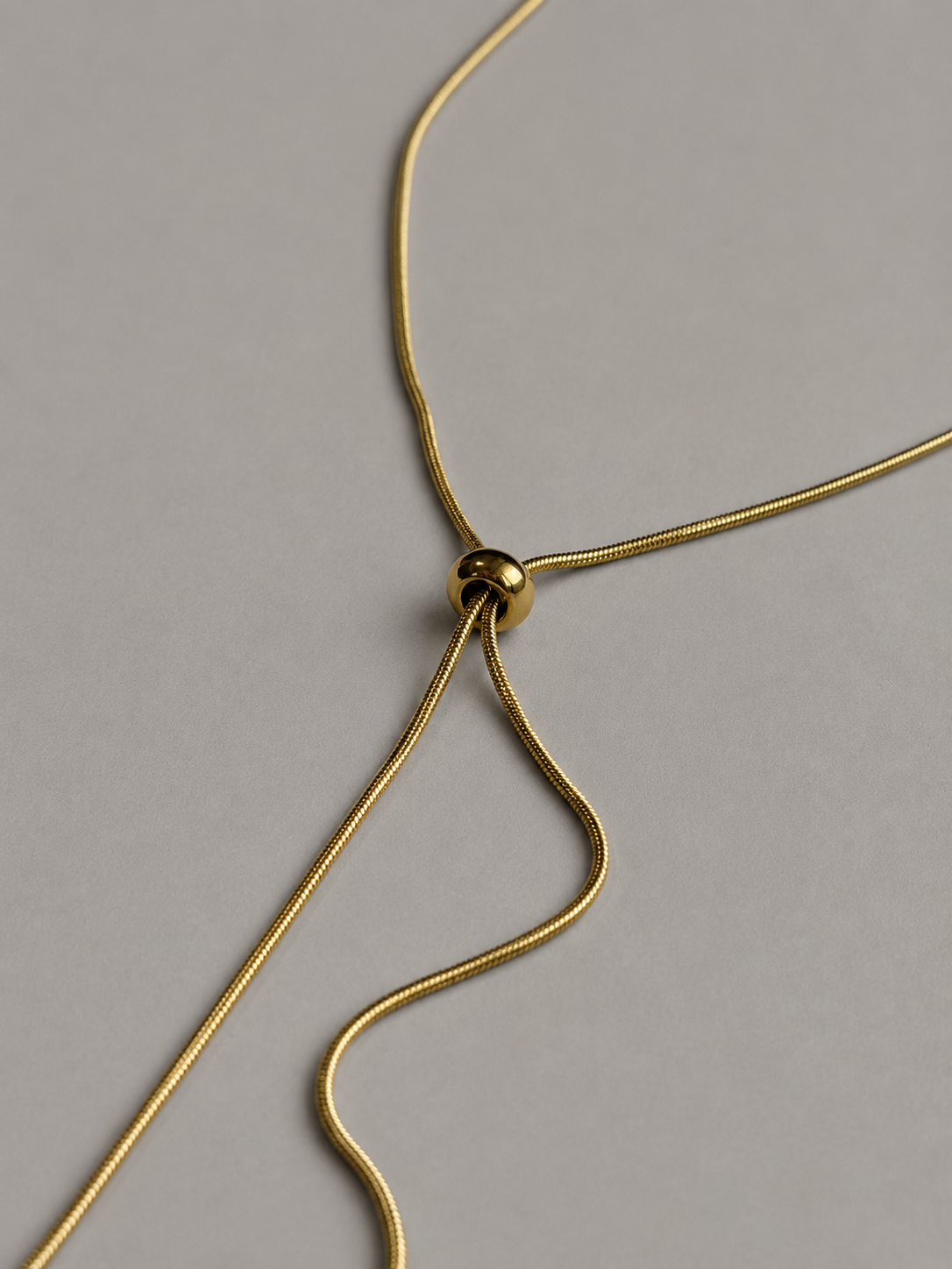 Corde Necklace N019　コードネックレスN019　金属アレルギー対応ステンレスのゴールドカラーのスネークチェーンのディテール