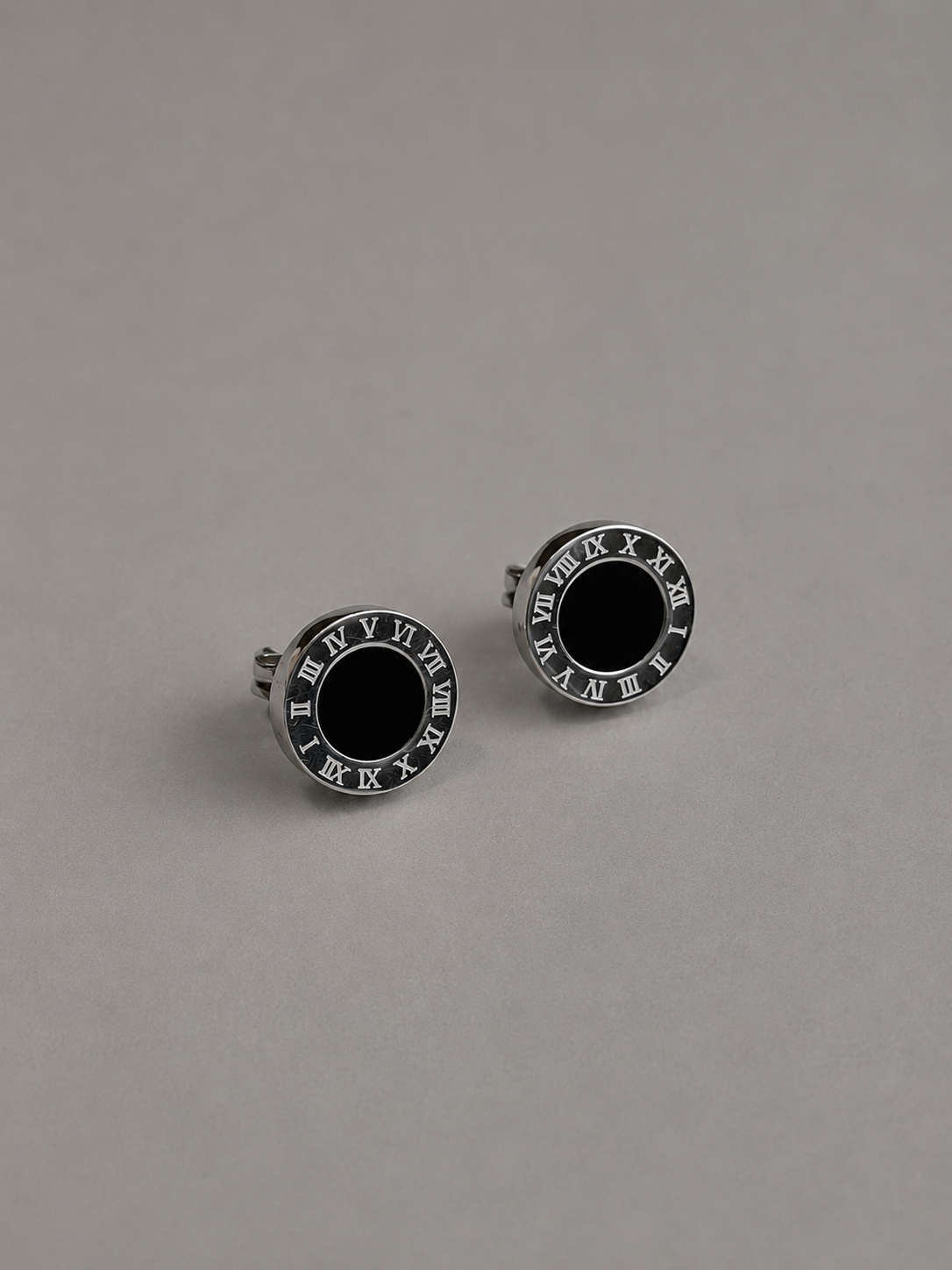 Éternel Pierce P026 シルバーピアス 別角度から見たデザイン