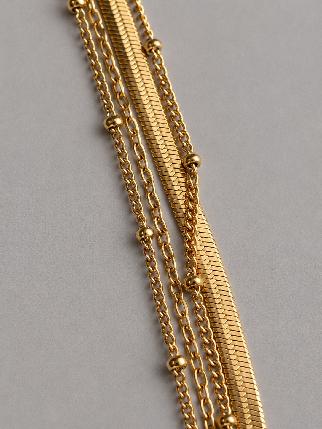 Marée Necklace N014 ゴールドカラーのレイヤードチェーンネックレスのチェーンのディテール
