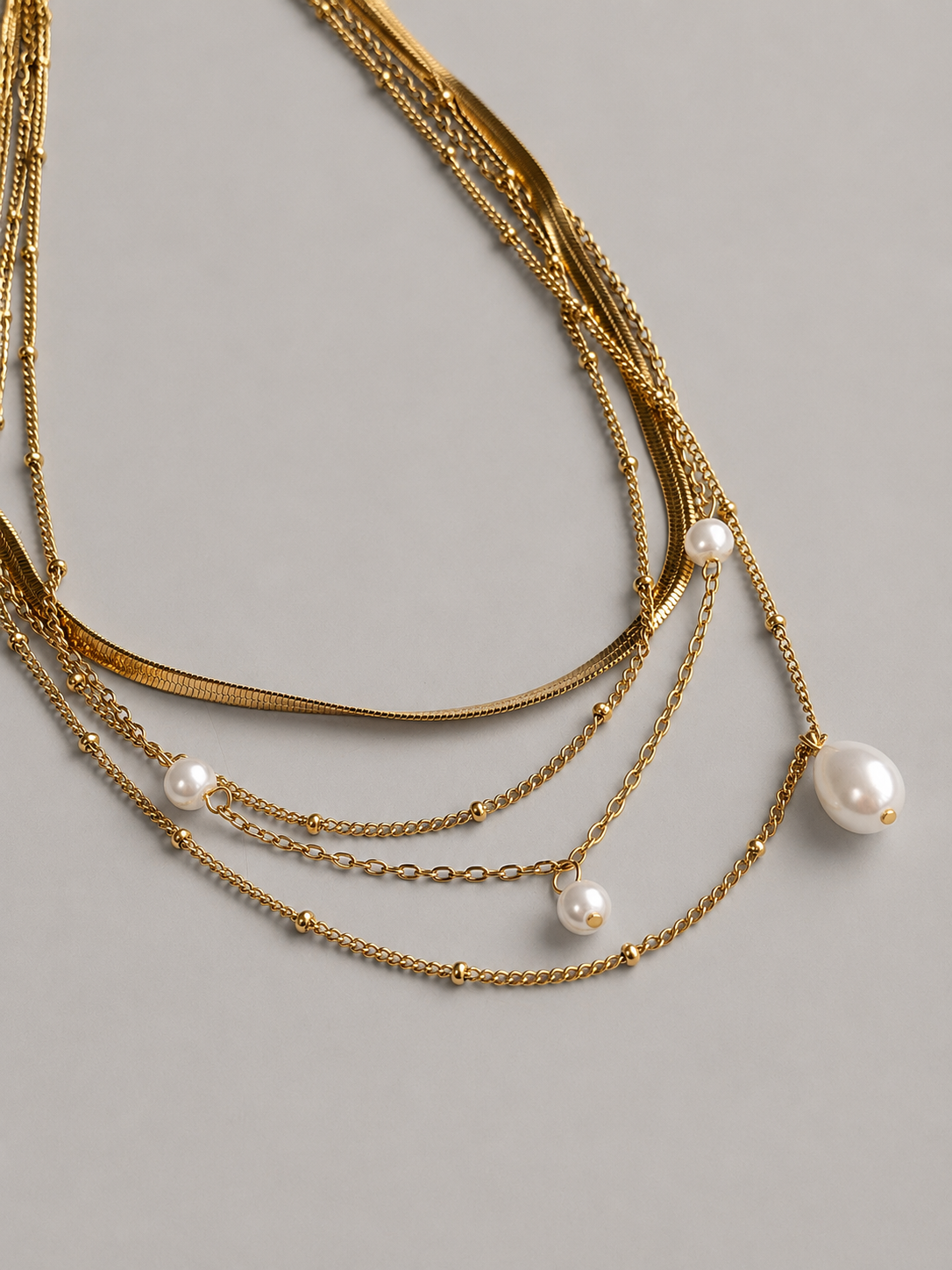 Marée Necklace N014 ゴールドカラーのレイヤードチェーンとパールをあしらったネックレス